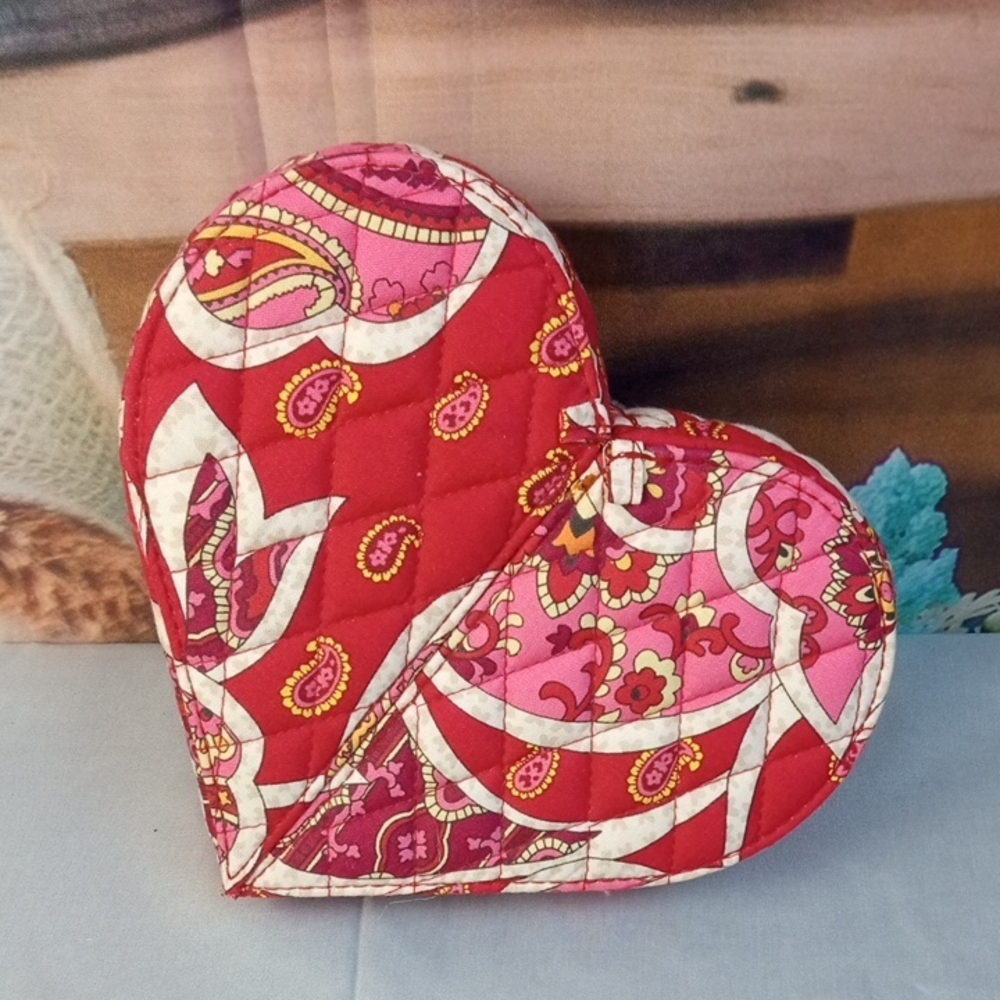 🛍️🍒 Vera Bradley Heart-Shaped Jewelry Box